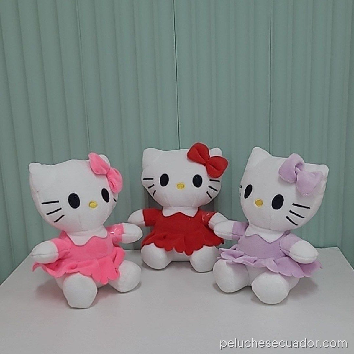 PELUCHE HELLO KITTY P08300