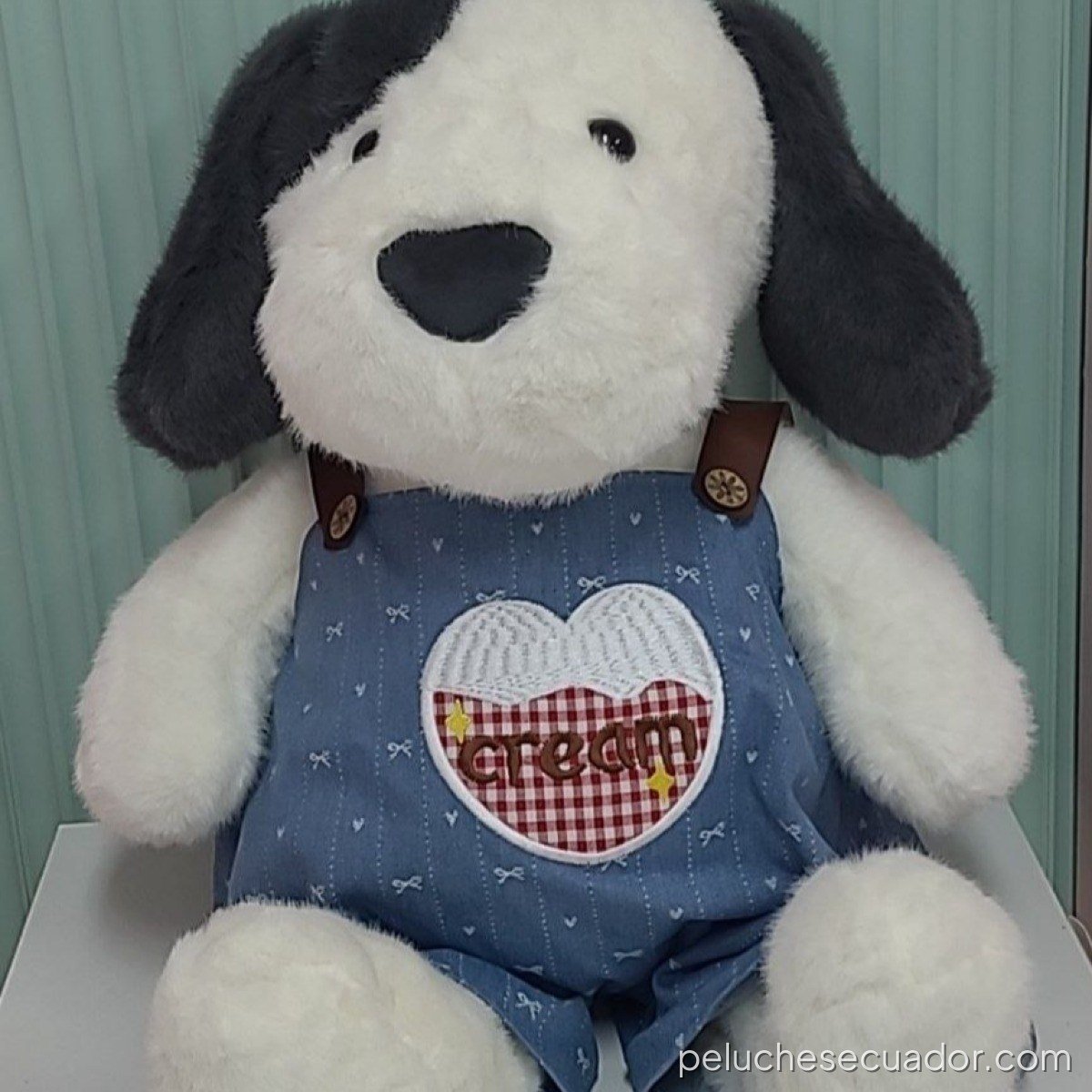 PELUCHE PERRO CON OVEROL 70CM BKR2601098 16234R